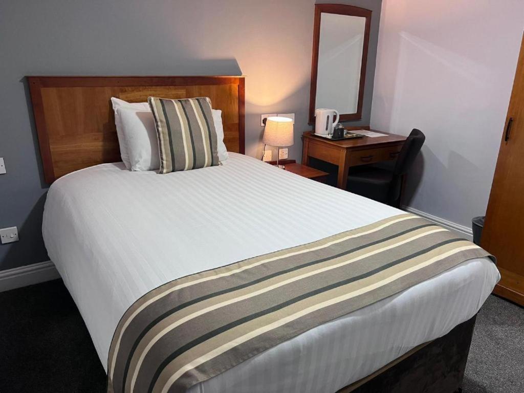 Dancenter East Midlands Airport Hotel 3*