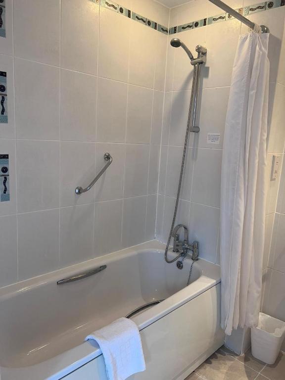Dancenter East Midlands Airport 3* Derby
