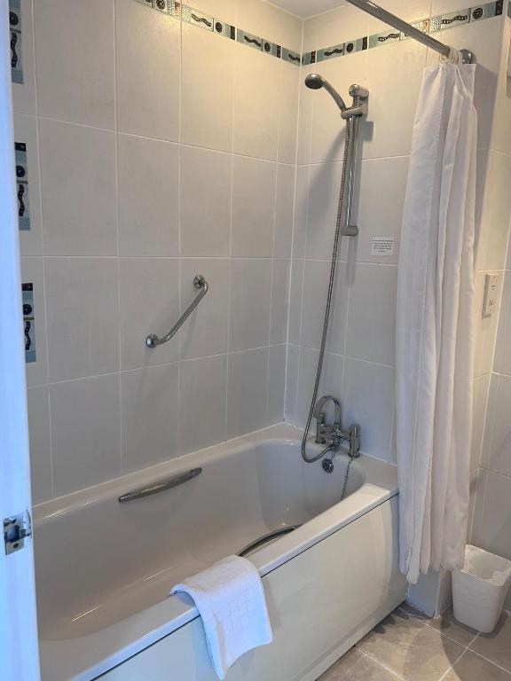 Dancenter East Midlands Airport Hotel